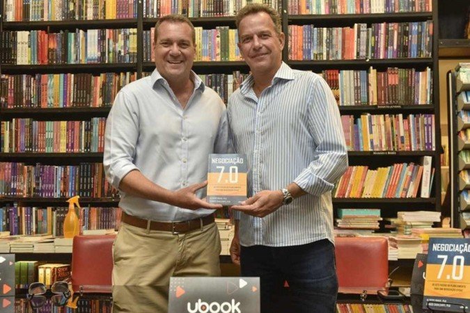 Glauco Cavalcanti e Alfredo Bravo, professores da FGV e autores do livro Negociação 7.0 - Os sete passos do planejamento eficaz - (crédito: Kátia Amorim ) Glauco Cavalcanti e Alfredo Bravo, professores da FGV e autores do livro Negociação 7.0 - Os sete passos do planejamento eficaz - (crédito: Kátia Amorim )