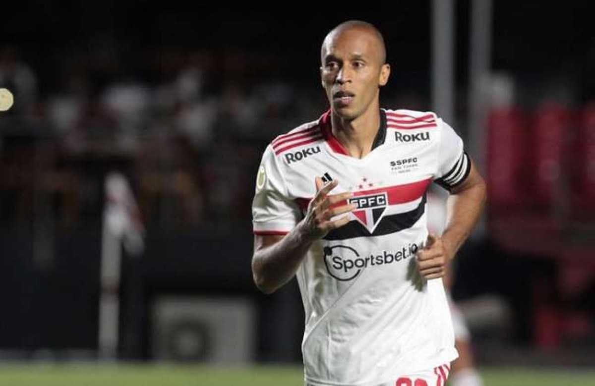 Ídolo do São Paulo, zagueiro Miranda anuncia aposentadoria dos gramados