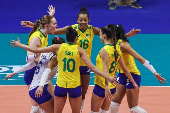 Em jogo eletrizante, Brasil vence Itália no tie-break e sobe na tabela da  Liga das Nações de Vôlei Feminino