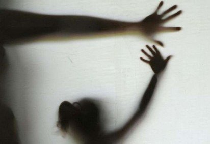 Abusador teria passado o número da vítima para outros pedófilos -  (crédito: Agencia Brasil )