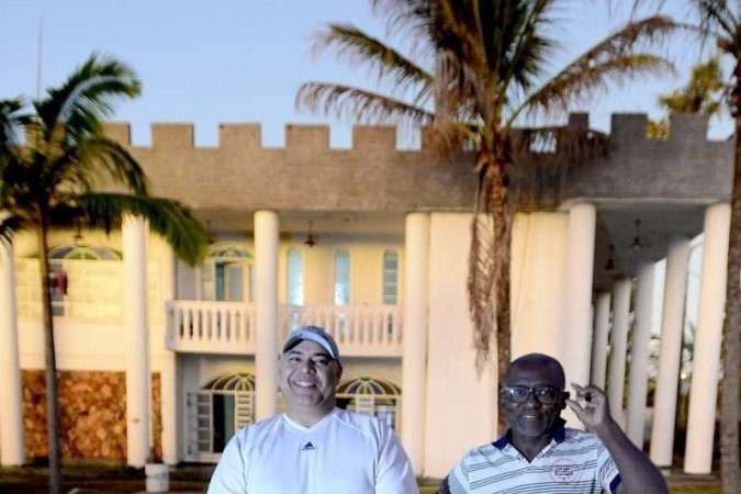 Crédito: Marcelo Ferreira/CB/D.A Press. Evandro Souza (camisa roxa), Ismael Bajs Azizeh (boné), Carlos Caldas (óculos) e Laércio Soares.
    