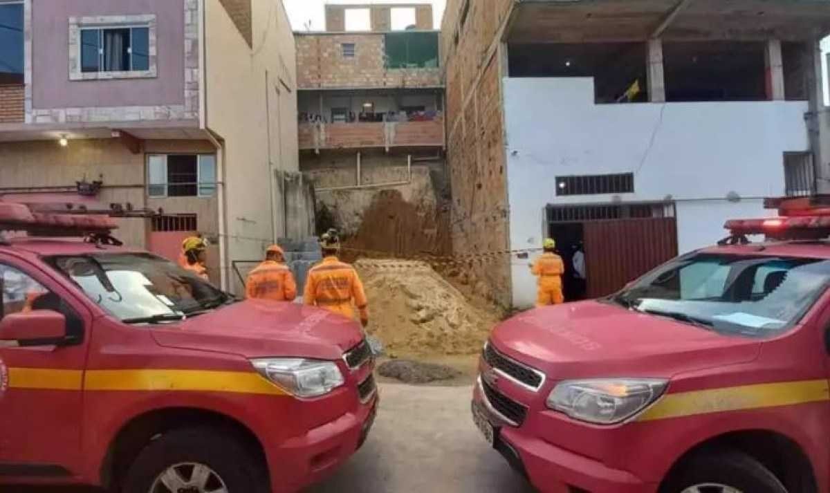 Homem tem parada cardiorrespiratória ao ser soterrado por barranco