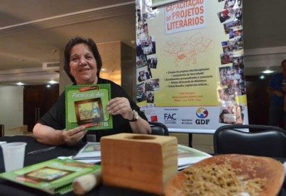 A pedagoga Dinorá Couto Cançado é a organizadora do livro que será lançado nesta quinta na FeLiB -  (crédito: Jos&eacute; Cruz/Ag&ecirc;ncia Brasil) -A pedagoga Dinorá Couto Cançado é a organizadora do livro que será lançado nesta quinta na FeLiB -  (crédito: Jos&eacute; Cruz/Ag&ecirc;ncia Brasil)