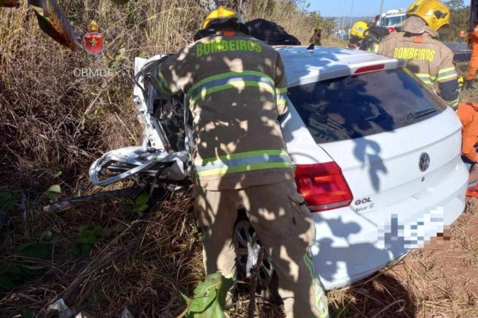 Corpo de Bombeiros Militar do DF atendeu sinistro de colisão frontal, na DF-128, em Planaltina -  (crédito: CBMDF/Divulgação)