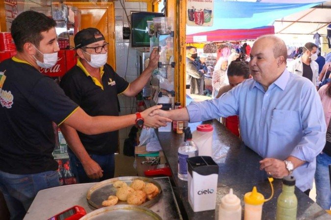 A Feira dos Goianos tem cerca de oito mil feirantes - (crédito: Renato Alves/Agência Brasília) A Feira dos Goianos tem cerca de oito mil feirantes - (crédito: Renato Alves/Agência Brasília)