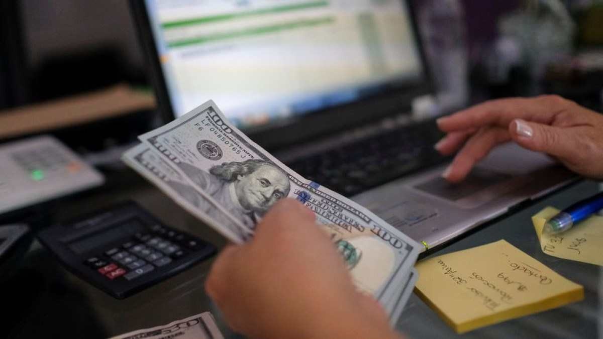 Saiba como não sair no prejuízo ao receber pagamentos em dólar