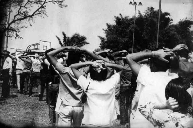 Foto do Correio durante invasão da polícia ao câmpus da UnB, em 1968. Instituição foi alvo desse tipo de arbítrio em quatro ocasiões, durante a ditadura
