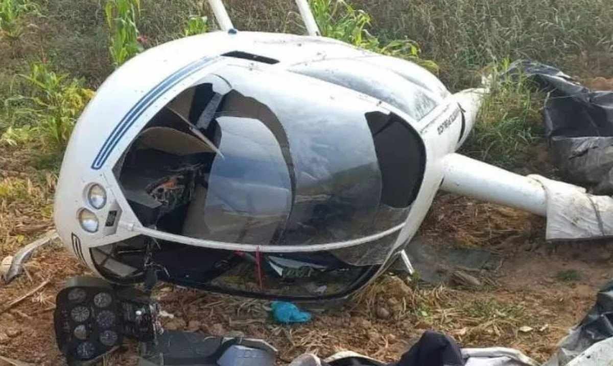 Helicóptero cai no interior de Minas Gerais e deixa dois feridos