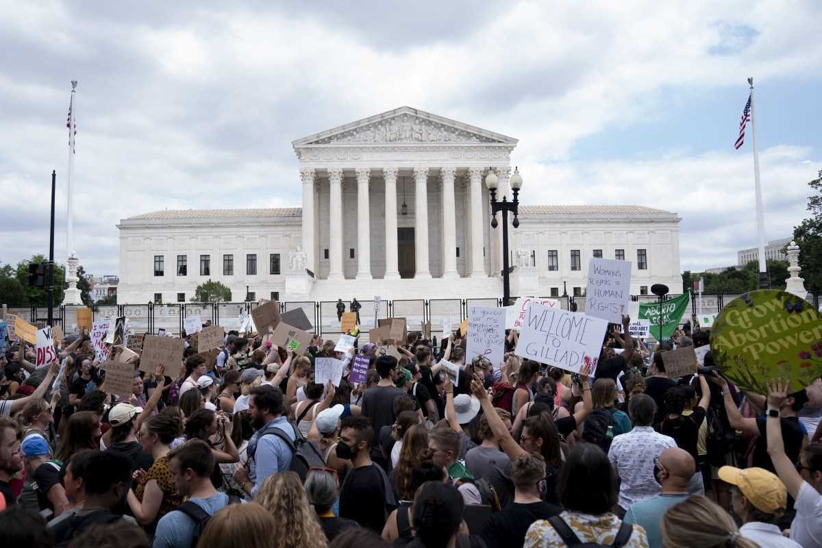 Pró-vida festejam enquanto defensores do aborto dizem seguir lutando nos EUA