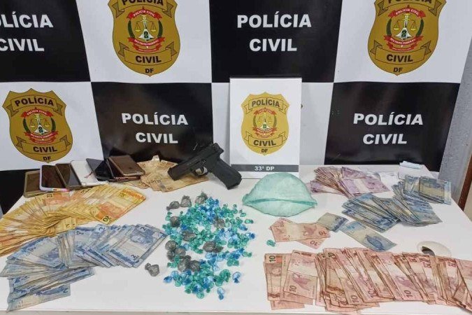 Polícia apreendeu dinheiro e drogas durante a operação - (crédito: Divulgação/PCDF) Polícia apreendeu dinheiro e drogas durante a operação - (crédito: Divulgação/PCDF)