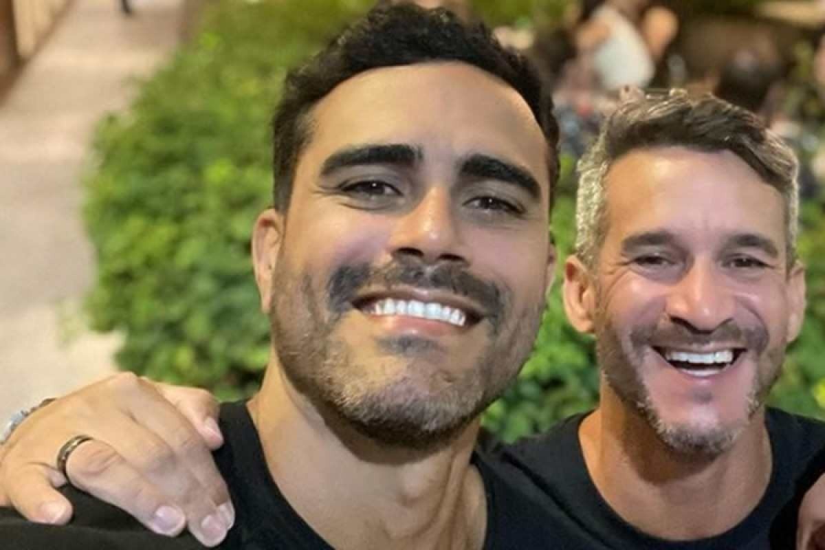 Felipe (esquerda) e o namorado Cristiano Lacerda, 40, (direita) estavam em processo de separação, no entanto, ainda moravam no mesmo apartamento