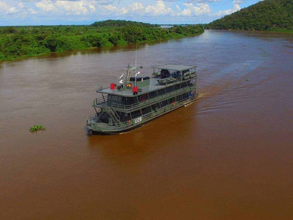 Navio da Marinha chega ao Pantanal para atender ribeirinhos 