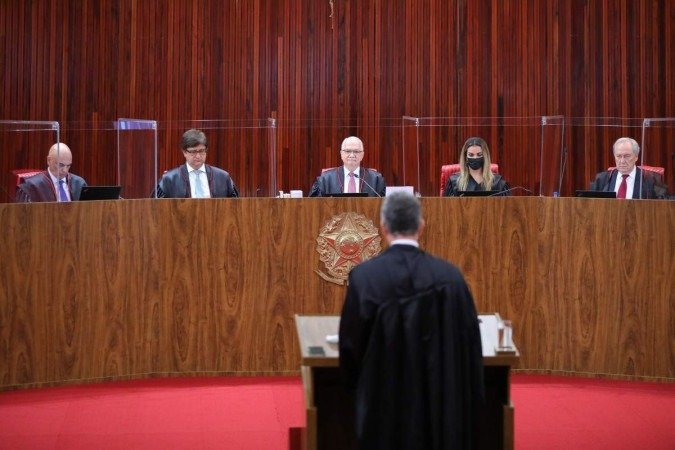 A tensão entre o TSE e o Executivo deve aumentar, pois a tendência é de que as críticas do Planalto ao processo eleitoral sejam intensificadas  -  (crédito: Antonio Augusto/Secom/TSE)
