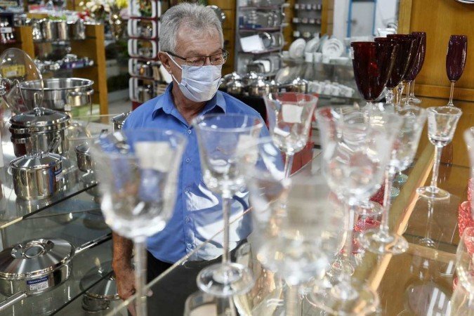  27/06/2022. Cr..dito: Minervino J..nior/CB/D.A Press. Brasil.  Brasilia - DF. Reaquecimento nas vendas do com..rcio.  Francisco Fontenele Frota - gerente Pioneira da Borracha.
    