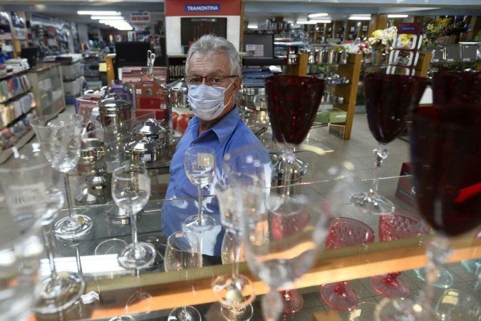  27/06/2022. Cr..dito: Minervino J..nior/CB/D.A Press. Brasil.  Brasilia - DF. Reaquecimento nas vendas do com..rcio.  Francisco Fontenele Frota - gerente Pioneira da Borracha.
    