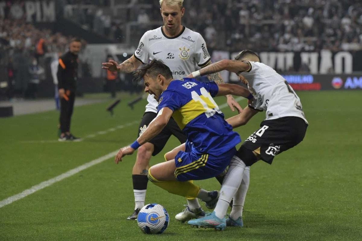 Com gol de Gustavo no fim do jogo, Corinthians empata com a