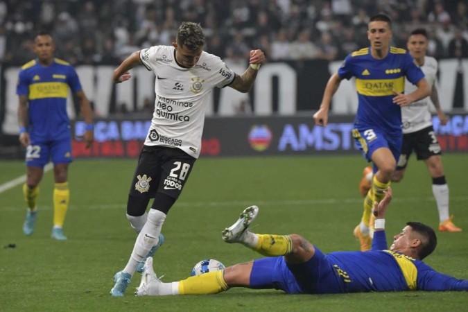 Boca Juniors é campeão argentino com ajuda do River, maior rival