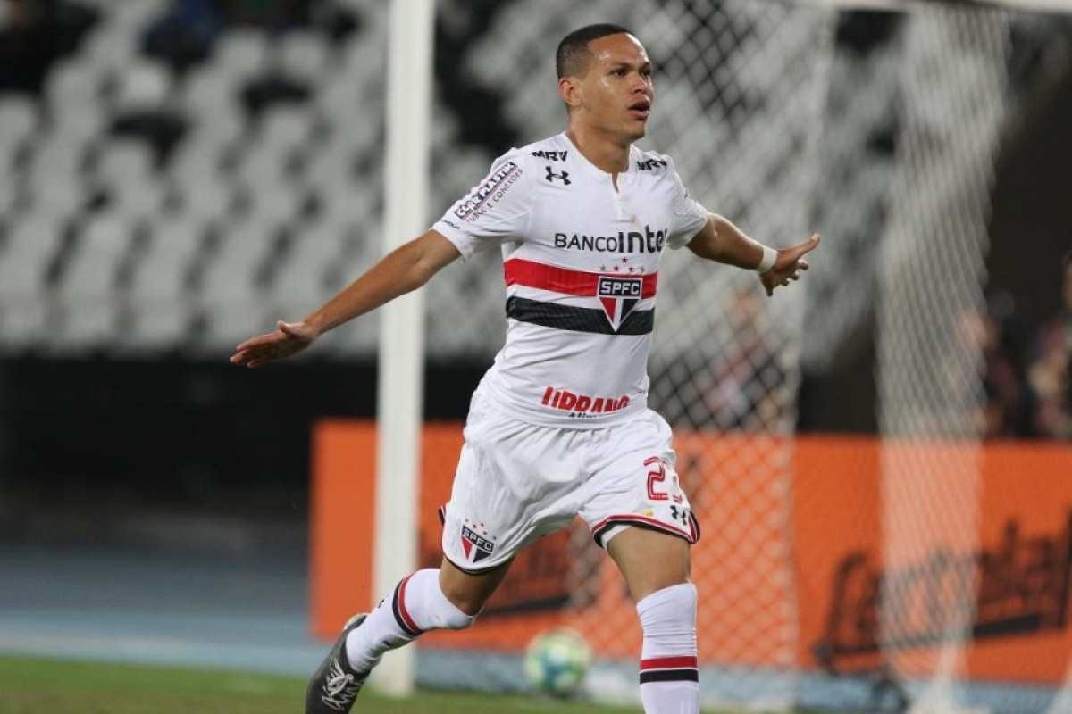 São Paulo trabalha para deixar Marcos Guilherme e Nikão prontos 