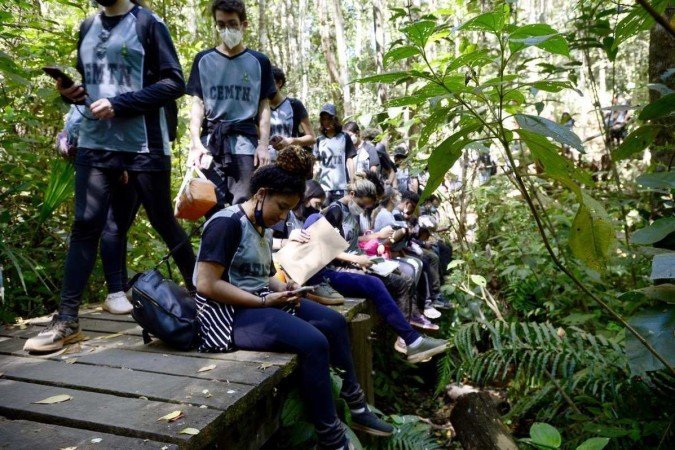  28/06/2022 Cr..dito: Marcelo Ferreira/CB/D.A Press. Brasil. Brasilia - DF - Parque Jardim Bot..nico. Projeto Cerrado Vivo, Alunos do  Centro de Ensino M..dio deTaguatinga Norte participam do Projeto Cerrado Vivo com a professora Edijane Amaral.
    