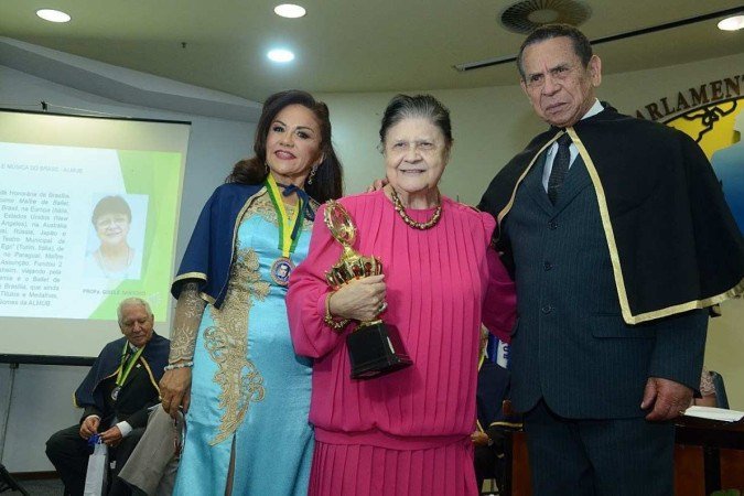 A presidente Meireluce Fernandes, Jacy Toffano e Adam Jaime