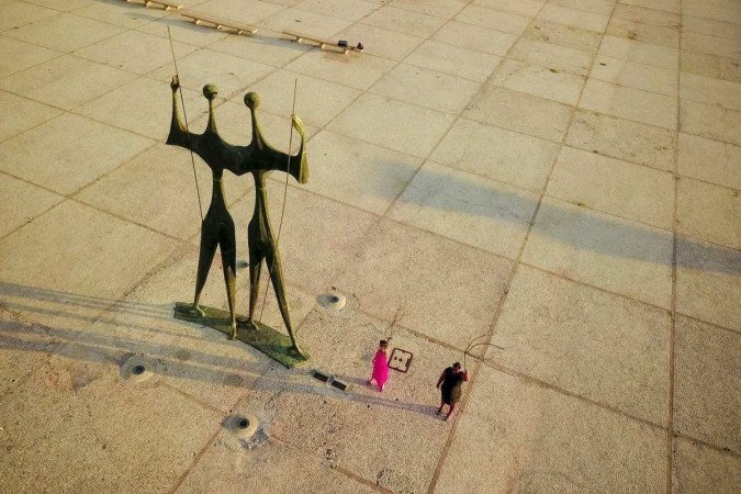 Se eu falo é porque você está aí: evocações da cidade e do teatro no DF
    