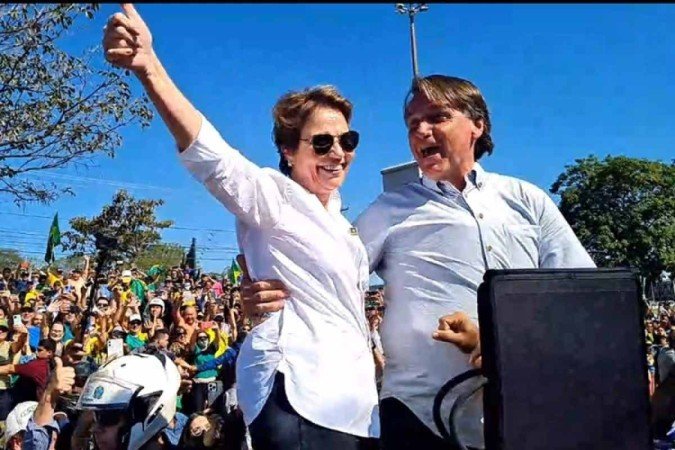 A parlamentar concorrerá a uma cadeira no Senado pelo estado - (crédito: Reprodução/Facebook/Jair Bolsonaro (30/6/2022)) A parlamentar concorrerá a uma cadeira no Senado pelo estado - (crédito: Reprodução/Facebook/Jair Bolsonaro (30/6/2022))