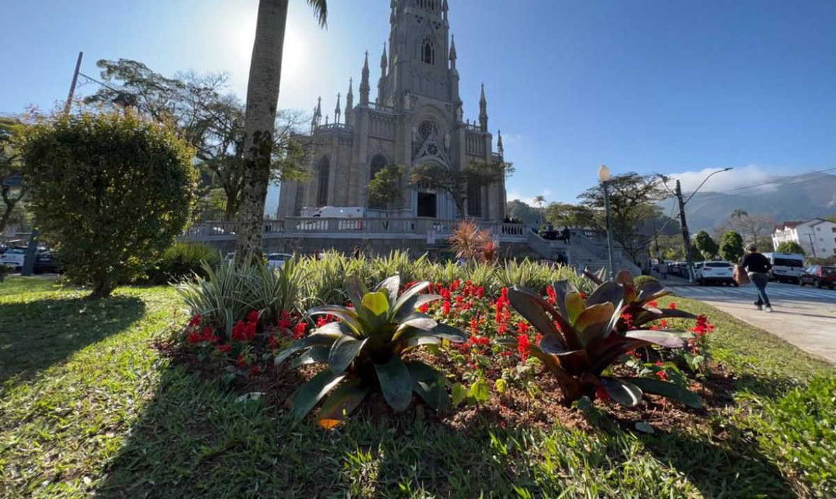 Catedral de Petrópolis é reaberta ao público  