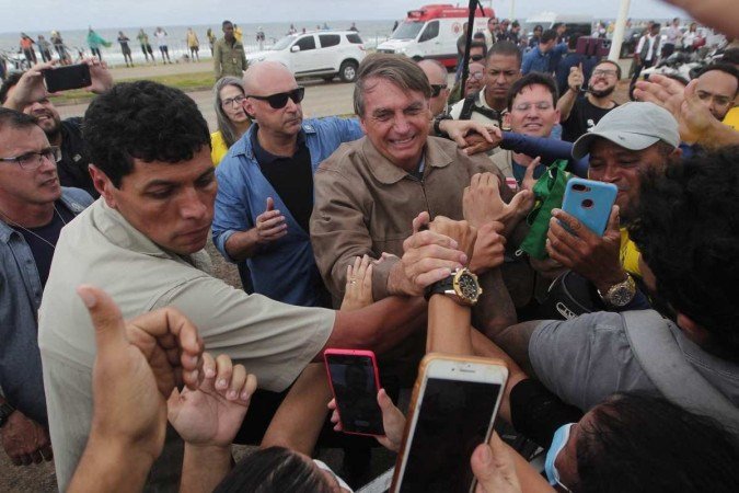 Nesta sexta-feira (29/7), Bolsonaro desembarcará em Goiânia onde participará da convenção estadual do PL - (crédito: AFP) Nesta sexta-feira (29/7), Bolsonaro desembarcará em Goiânia onde participará da convenção estadual do PL - (crédito: AFP)