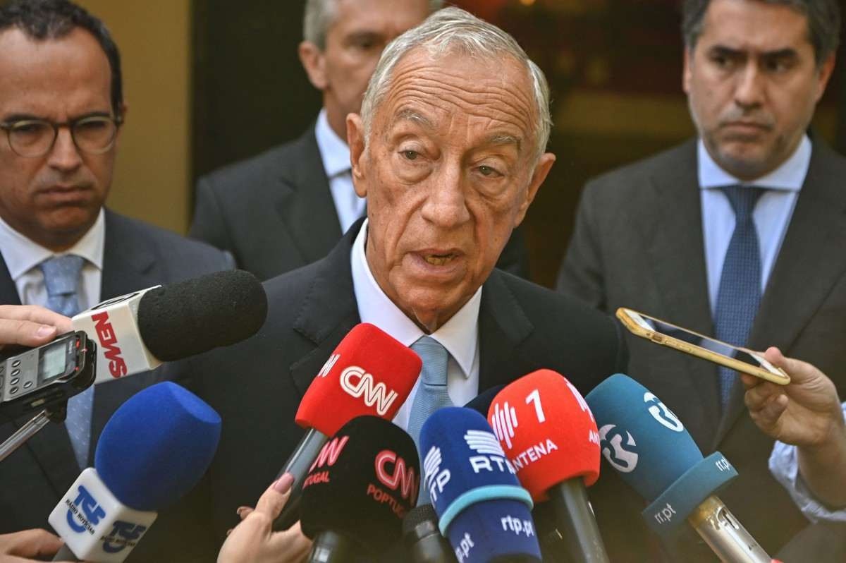 Presidente de Portugal não quer participar de ato militar contra a democracia 