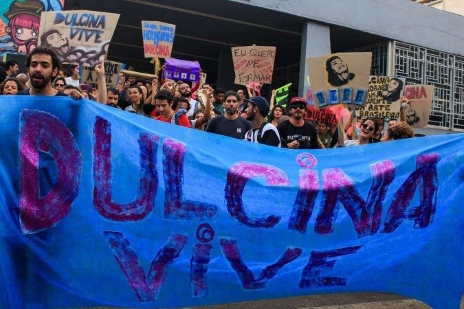 Durante vários momentos 
da crise, os artistas de 
Brasília se engajaram 
em defesa de Dulcina  