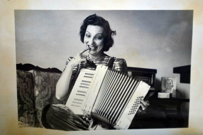  14/05/2014. Crédito: Gustavo Moreno/CB/D.A Press. Brasil. Brasilia - DF. Acervo de Dulcina Moraes, no Faculdade Dulcina, no Conic.
      