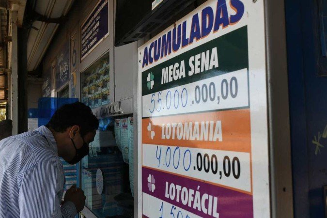  04/07/2022. Crédito: Ed Alves/CB/D.A Press. Brasil. Brasília - DF. Cidades. Mega Sena acumula e próximo concurso deve pagar R$ 55 milhões. 