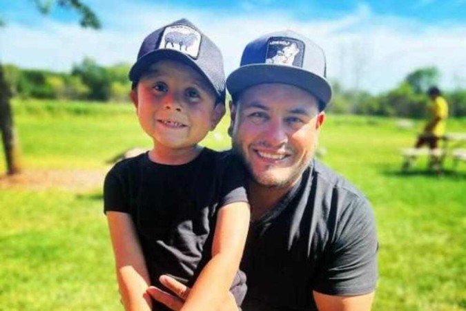 Alexander Sandoval escondeu o filho, de 5 anos, dentro de uma lixeira