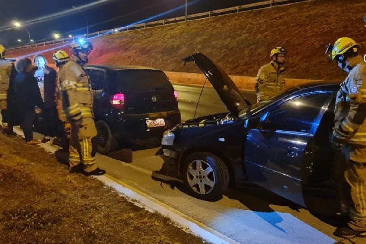 Motorista que colidiu contra viatura da polícia durante racha é