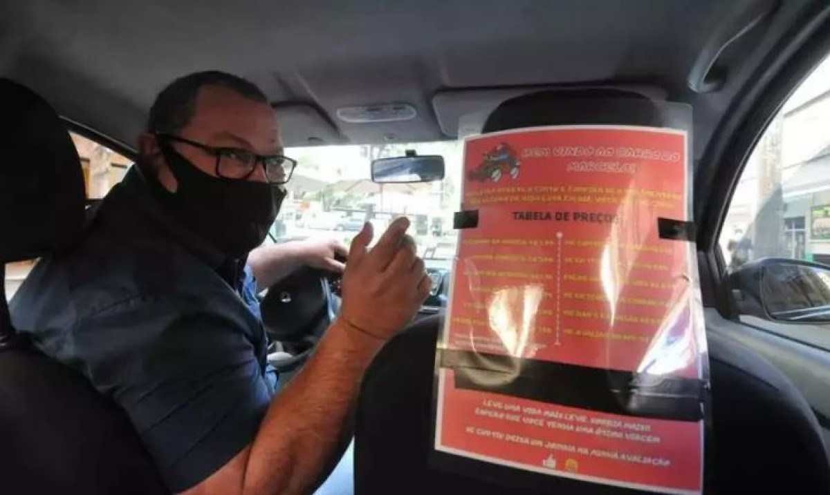 'Cantar bem: R$ 1,50', brinca motorista de aplicativo com passageiros