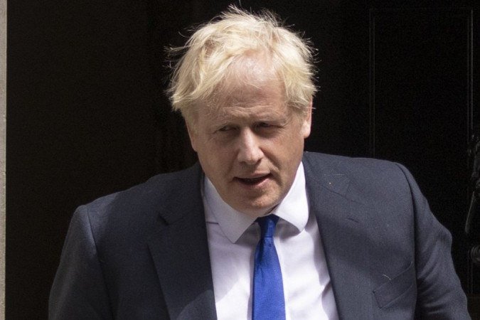 Boris Johnson: em meio a ‘motim’ no governo, primeiro-ministro resiste a deixar cargo - 