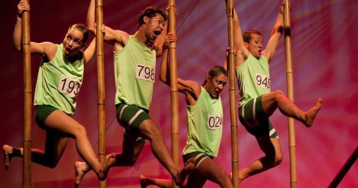 Montagem Ultrapassa!, uma representação dinâmica dos esportes, também da Cia Nós No Bambu