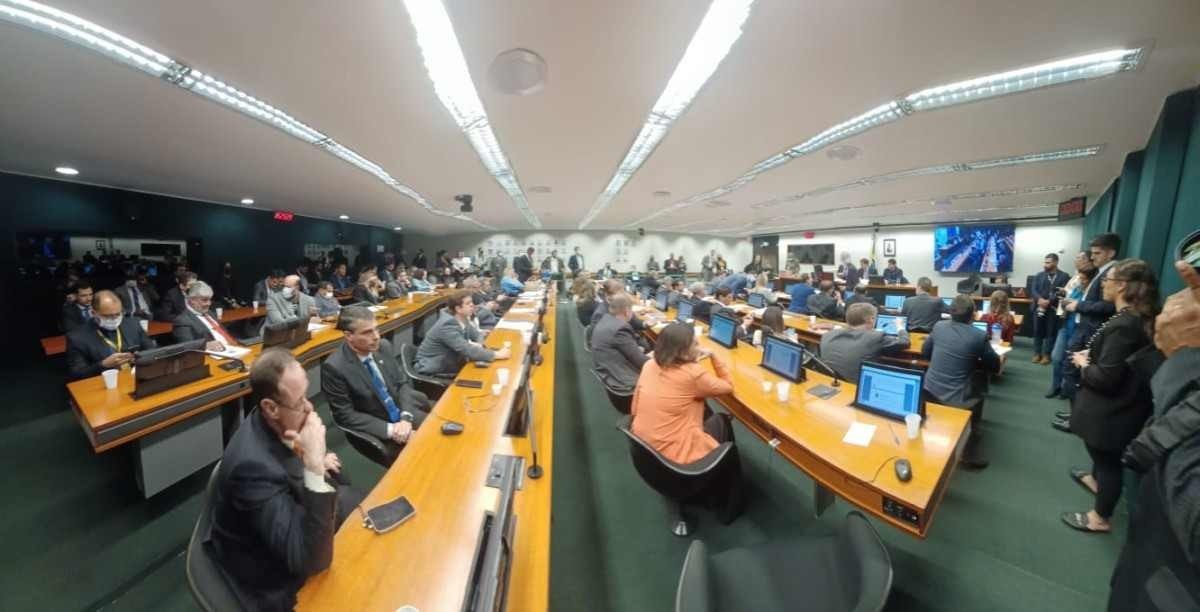 Relatório de arrecadação de 2024 amplia previsões de receitas em R$ 10,5 bi