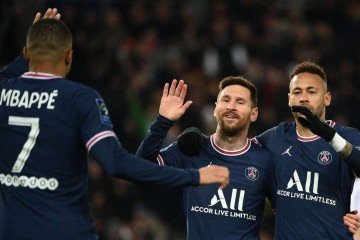 Mbappé, Messi e Neymar, durante os tempos em que jogaram juntos no Paris Saint-Germain, da França -  (crédito: FRANCK FIFE / AFP)