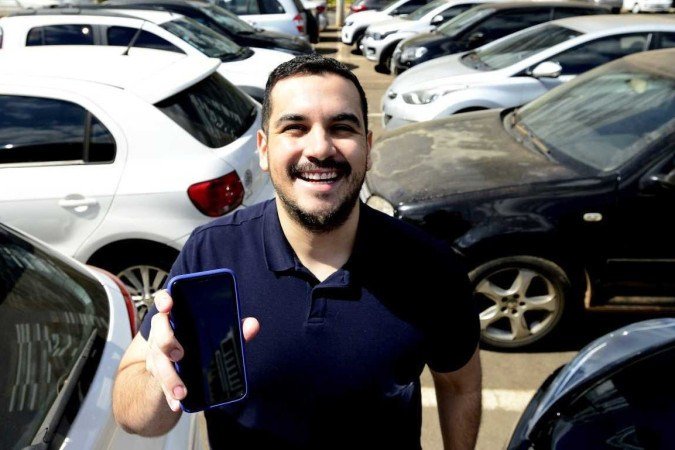 Gustavo esqueceu o celular em um carro de aplicativo, em 2019 - (crédito: Fotos: Marcelo Ferreira/CB/D.A Press) Gustavo esqueceu o celular em um carro de aplicativo, em 2019 - (crédito: Fotos: Marcelo Ferreira/CB/D.A Press)