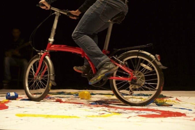 Cena do espetáculo O Salto