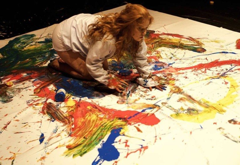 Cena do espetáculo O Salto, da Estupenda Trupe