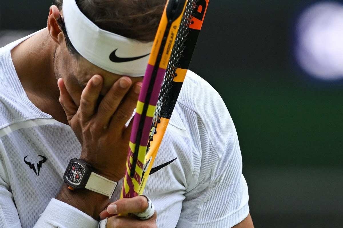 Lesão no abdômen leva Nadal à desistência em Wimbledon