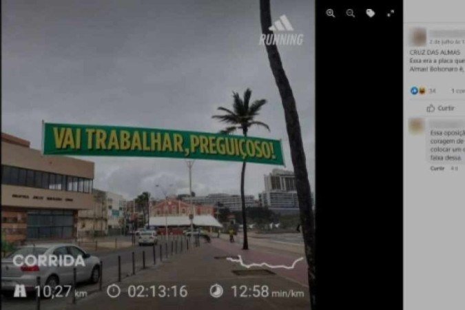 É montagem foto que mostra Bolsonaro passando de moto sob uma faixa 