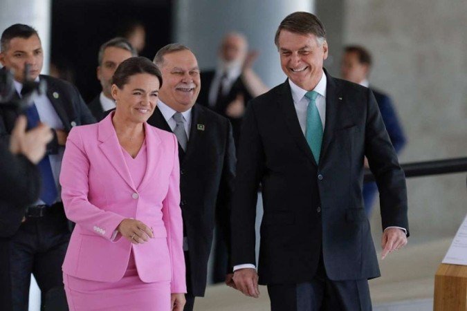 Bolsonaro e Katalin Novak, a presidente da Hungria - (crédito: AFP/Sergio Lima) Bolsonaro e Katalin Novak, a presidente da Hungria - (crédito: AFP/Sergio Lima)