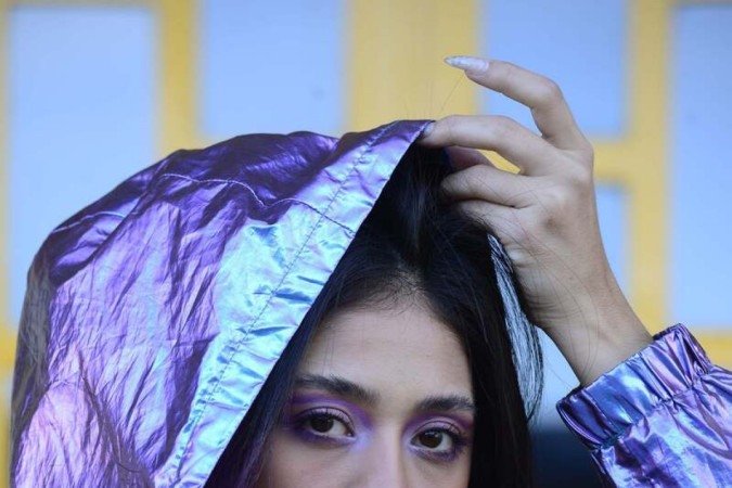  12/07/2022. Crédito: Carlos Vieira/CB/D.A Press. Brasil. Brasília - DF. Revista. Anos 90/2000. Nayara Watanabe gosta da estética, principalmente maquiagem.