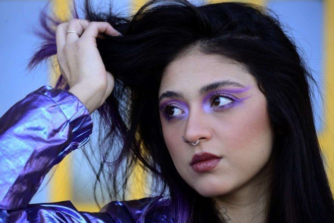  12/07/2022. Crédito: Carlos Vieira/CB/D.A Press. Brasil. Brasília - DF. Revista. Anos 90/2000. Nayara Watanabe gosta da estética, principalmente maquiagem.