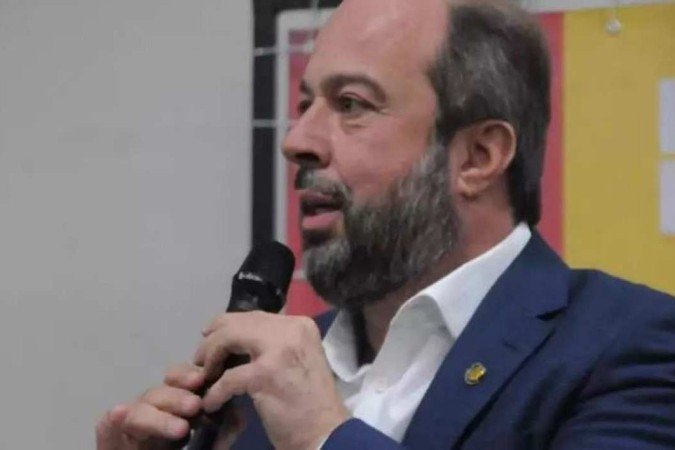 Alexandre Silveira (foto) quer rever cálculo penal para crimes como o ocorrido em Foz do Iguaçu (PR)
- (crédito: Juarez Rodrigues/EM/D.A Press - 29/6/22) Alexandre Silveira (foto) quer rever cálculo penal para crimes como o ocorrido em Foz do Iguaçu (PR)
- (crédito: Juarez Rodrigues/EM/D.A Press - 29/6/22)