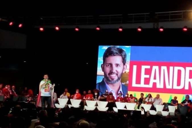  12/07/2022 Crédito: Federação PT-PV-PCdoB/Divulgação. Eixo Capital. Deputado Rafael Parente (PSB) discursa no ato pro-Lula em Brasília