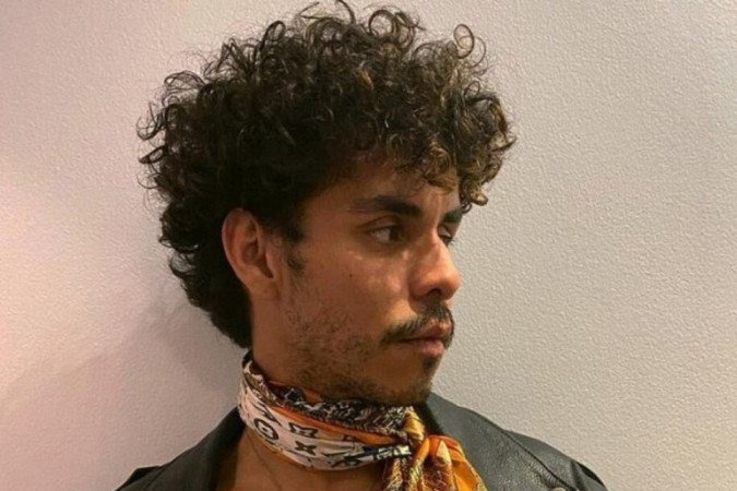 Para 
Luís Lopes, dono de um brechó, a jaqueta de couro é peça coringa 